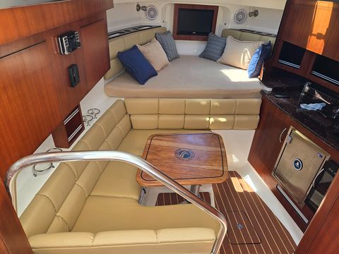Menjador de la cabina amb tapisseria interior nova